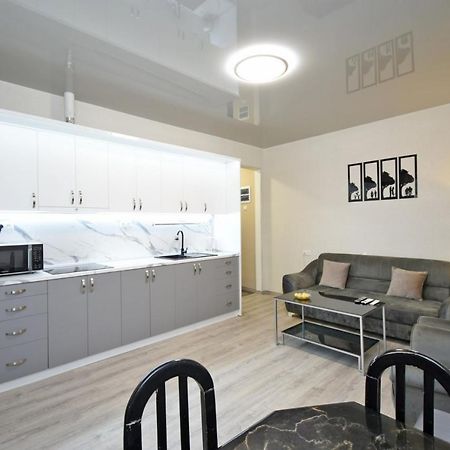 Красивая Квартира На Комитас 55 Yerevan Bagian luar foto
